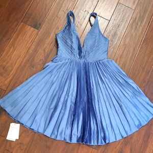 NWT Abercrombie & Fitch Blue Pleated Sleeveless Dress with Deep Vneck size Small